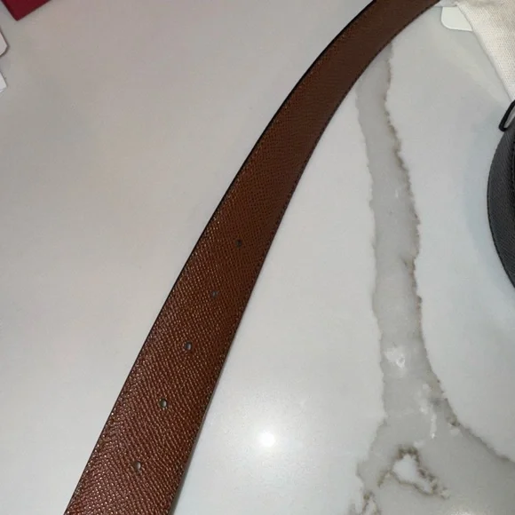 New Salvatore Ferragamo Reversible and Adjustable Gancini belt (blk and brwn) - Picture 3 of 14